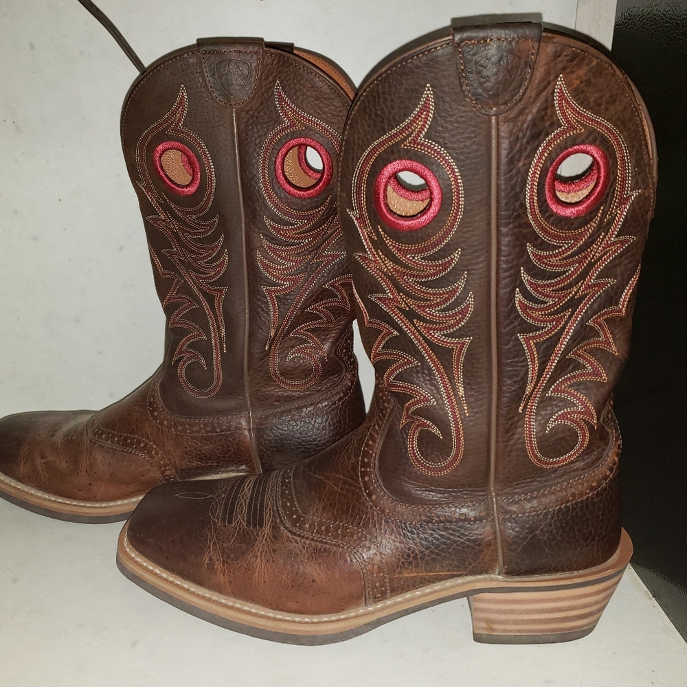 Men's Size 11D Ariat Boots